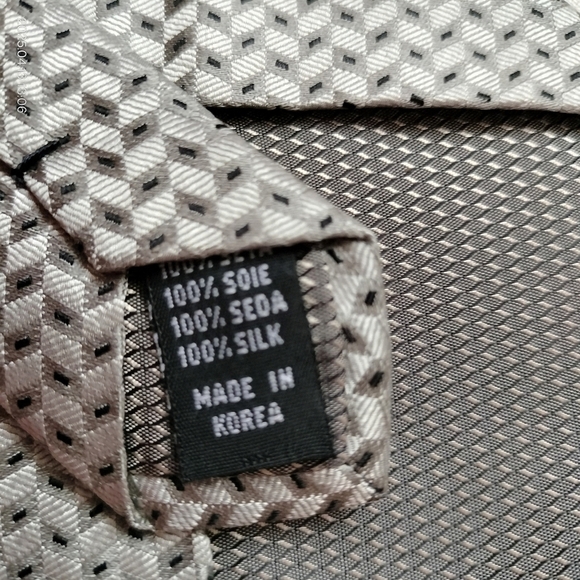 Roberto Villini Silk Elegant Necktie Gray Abstract Zigzag Handmade Formal Tie - Picture 5 of 8